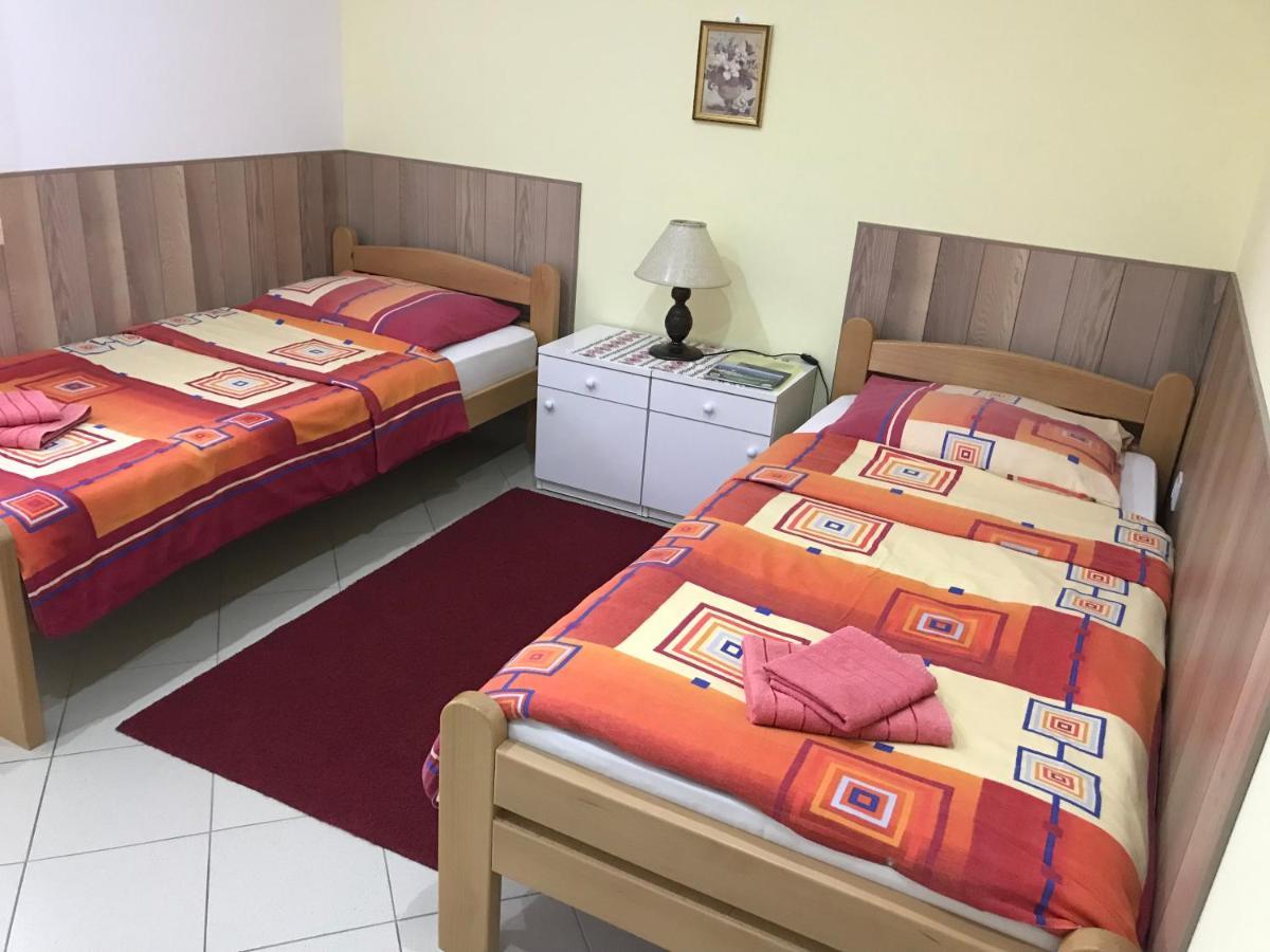 Guesthouse Rebel Deliblato Экстерьер фото
