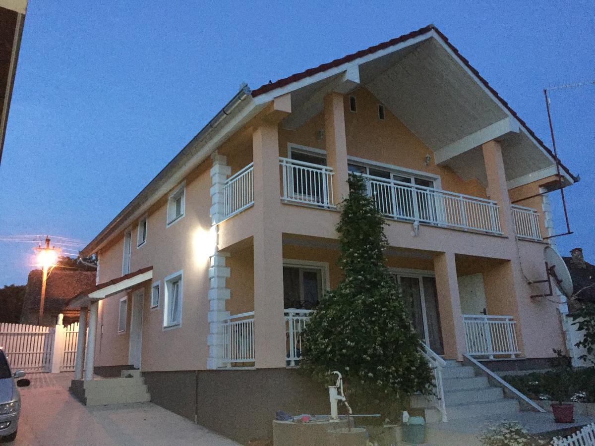 Guesthouse Rebel Deliblato Экстерьер фото