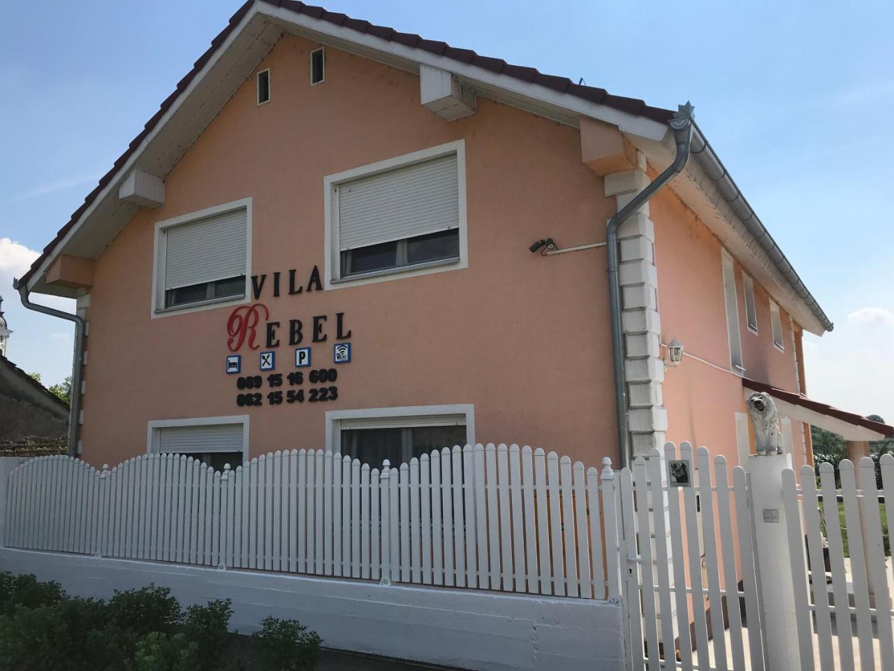 Guesthouse Rebel Deliblato Экстерьер фото