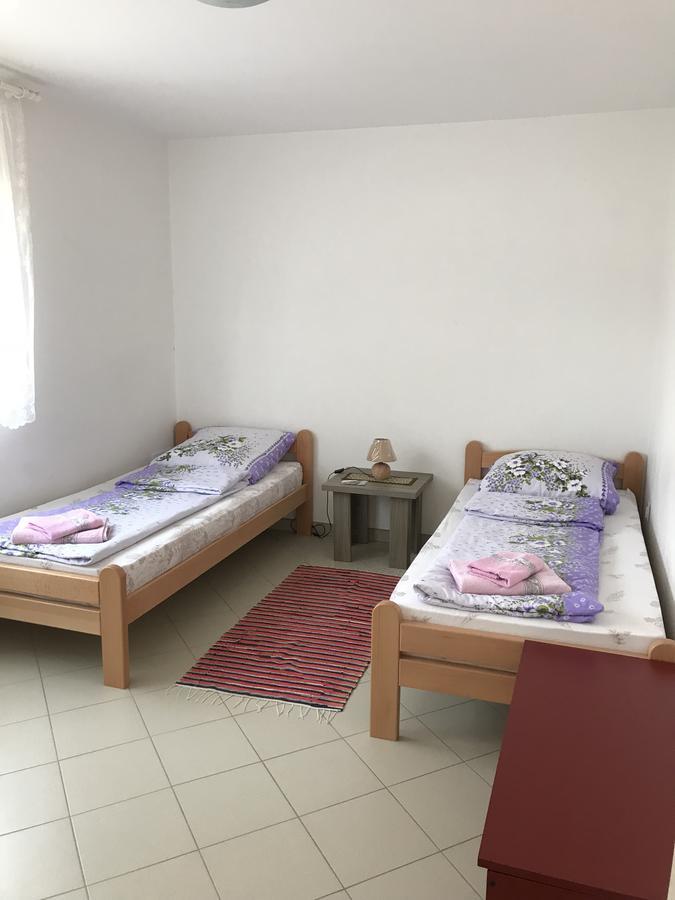 Guesthouse Rebel Deliblato Экстерьер фото